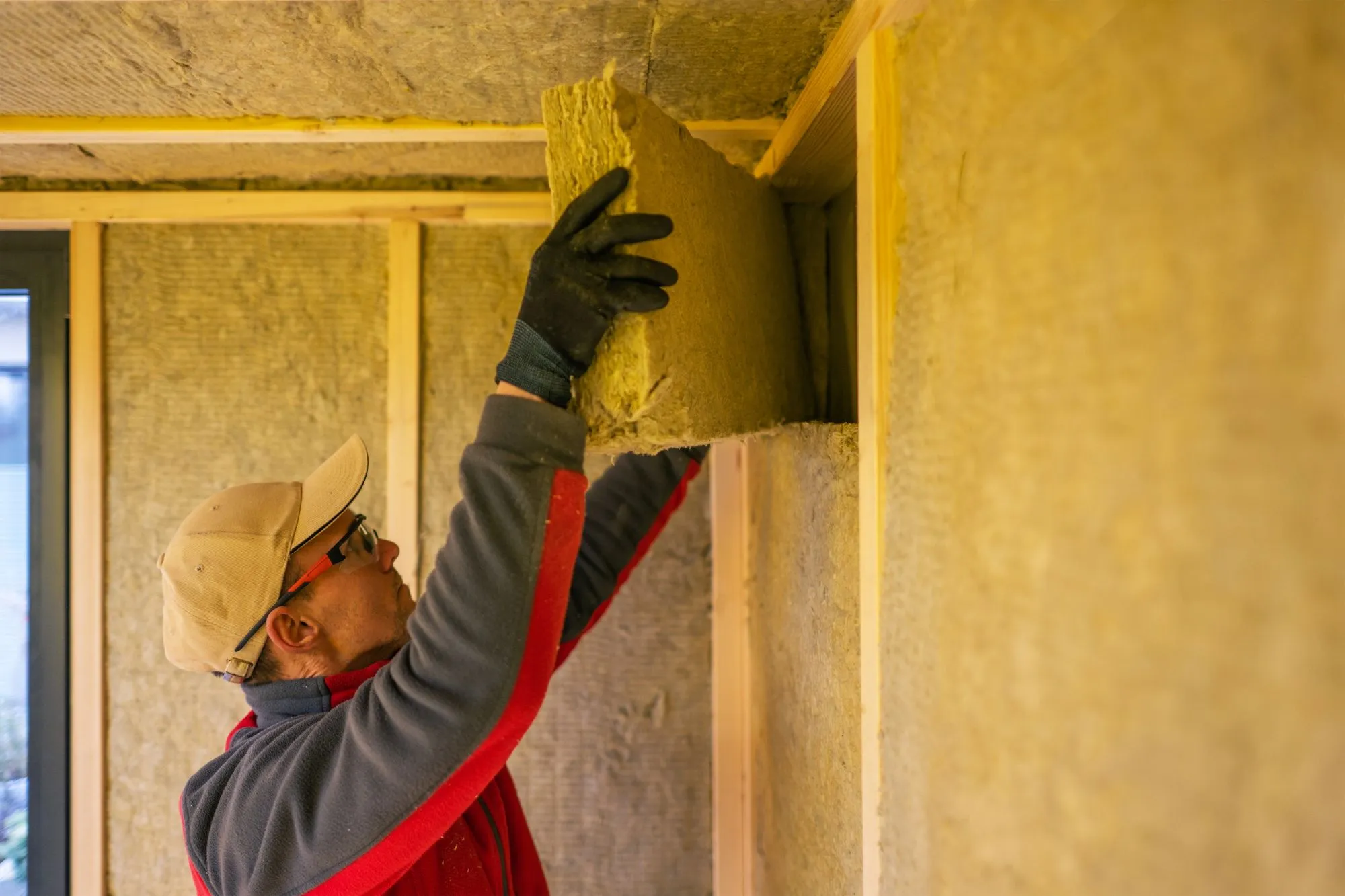 Insulated and uninsulated sheds compared for storage, workshop use, and year-round performance in Lethbridge.